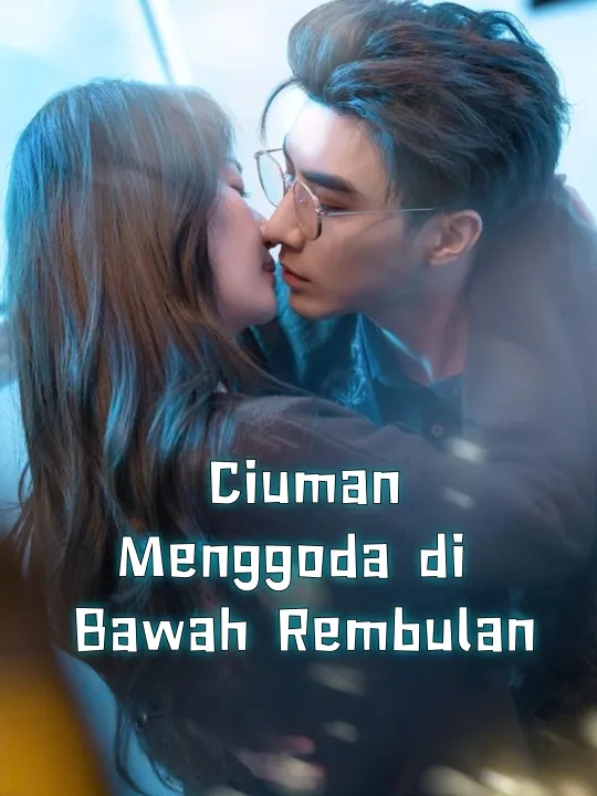 Ciuman Menggoda di Bawah Rembulan